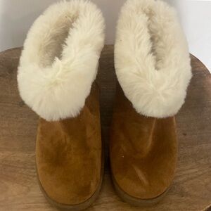 Tan winter boots